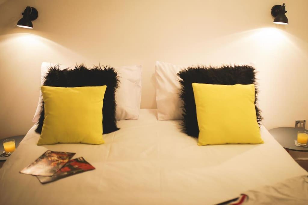 Games And Movies Lounge 7 Bed City Centre Apartment Newcastle upon Tyne Exterior photo