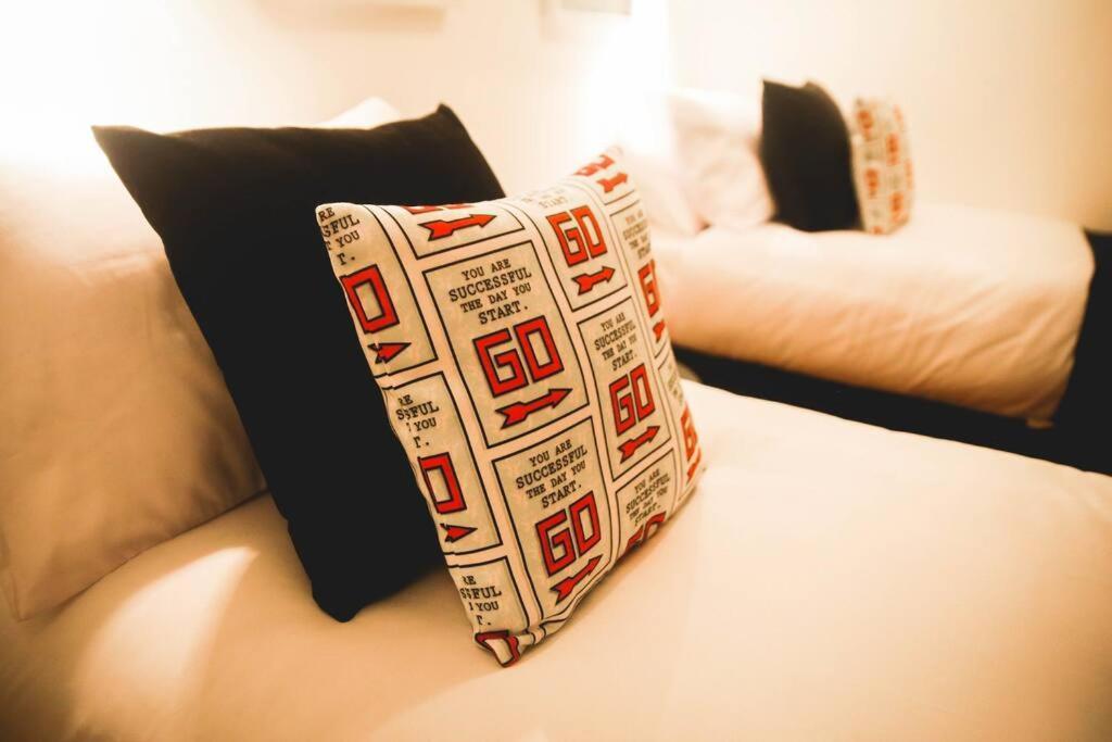 Games And Movies Lounge 7 Bed City Centre Apartment Newcastle upon Tyne Exterior photo